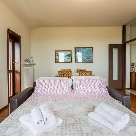 Attico Panoramico Apartment Brunate